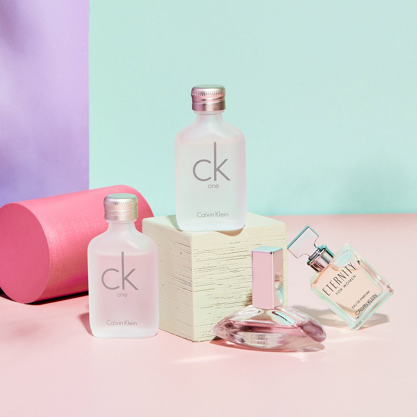 Calvin Klein CK One Eau de Toilette Unisexe Perfume (20 ml, 50 ml, 100 ml, 200 ml, 300 ml)